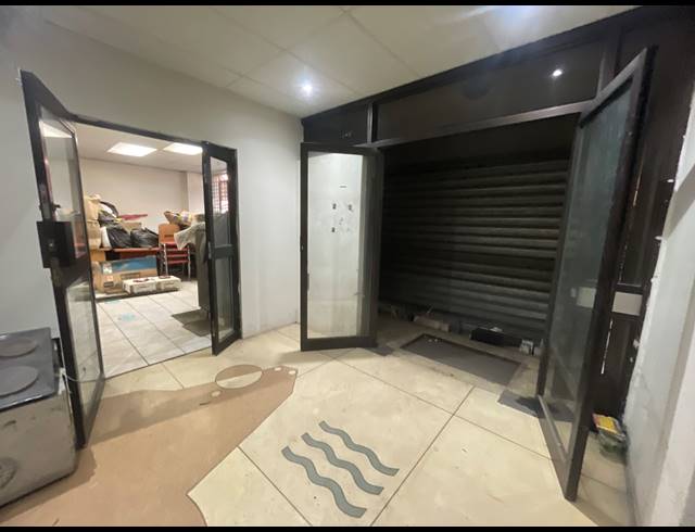 260M² BUSINESS TO LET IN CONGELLA